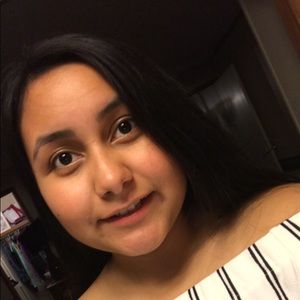 Meet your Posher, Acelia